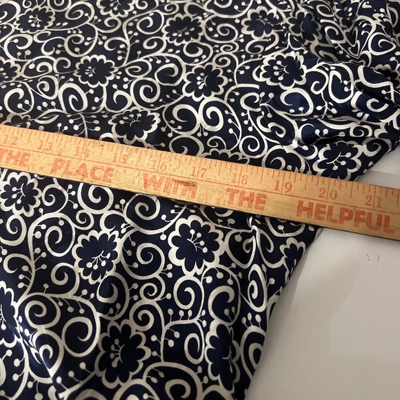 Vintage Maggy London 100% Silk Blouse Sz 12 With Blue & White Design Button Back - Picture 8 of 8